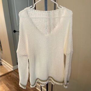 Oversized Lightweight Sweater            Gold/Silver Trim Women’s XL